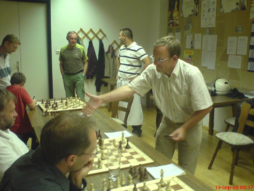 Zenk gratuliert Rudi Mois zum Sieg